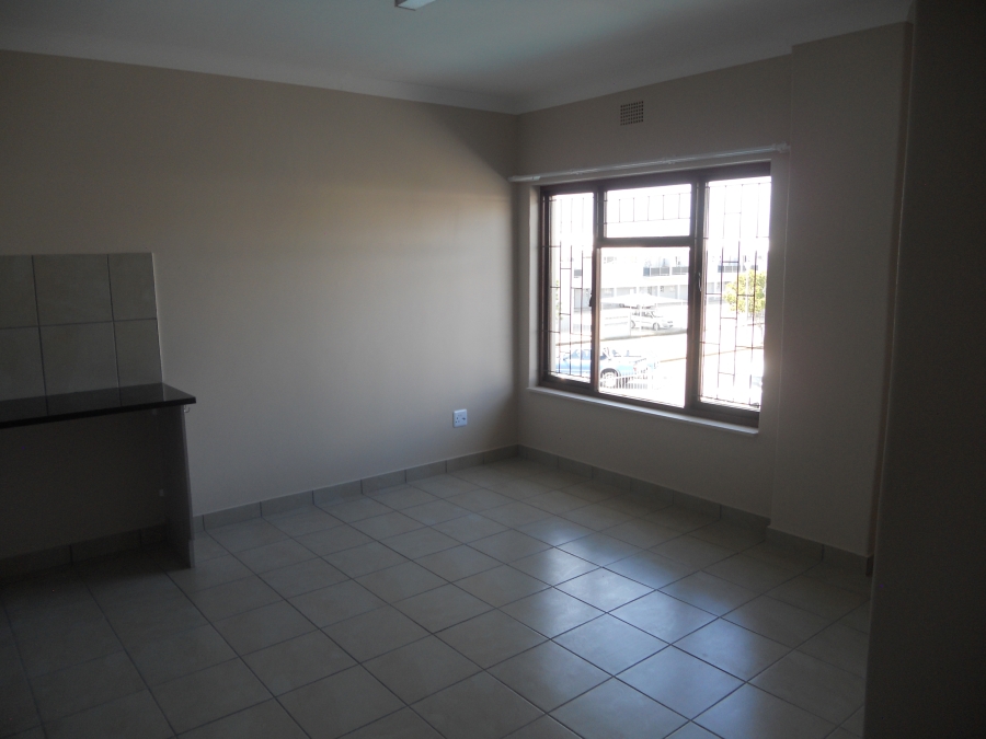 To Let 2 Bedroom Property for Rent in Heiderand Western Cape